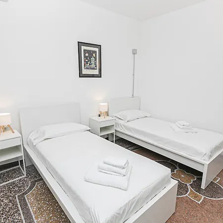 Apartmán Iflat Historical Luxury San Luca 11 B *