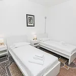 Apartment Iflat Historical Luxury San Luca 11 B *